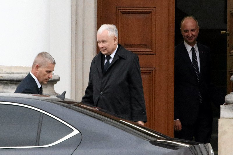 Spotkanie Andrzeja Dudy z Jarosławem Kaczyński dobiegło końca. Prezes PiS przedstawiał swoje pomysły na reformę sądownictwa.