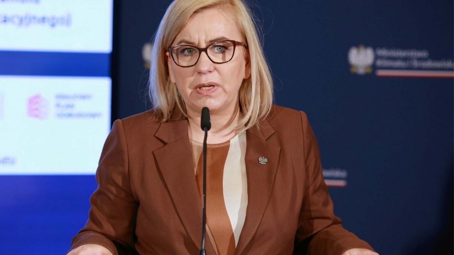 Nawrocki zawetował "ustawę wiatrakową". Jest reakcja minister klimatu.