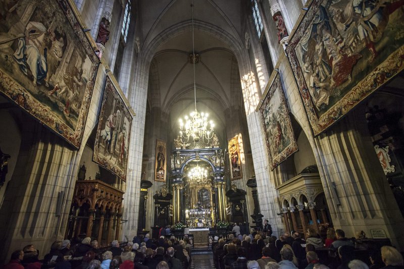 Ile państwo polskie wydaje na Kościół?