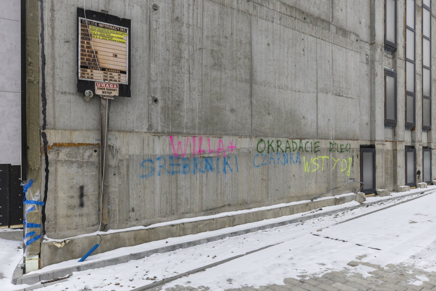 Budynek świątyni w rzeszowskiej parafii został popisany. Do sprawy odniósł się proboszcz.
