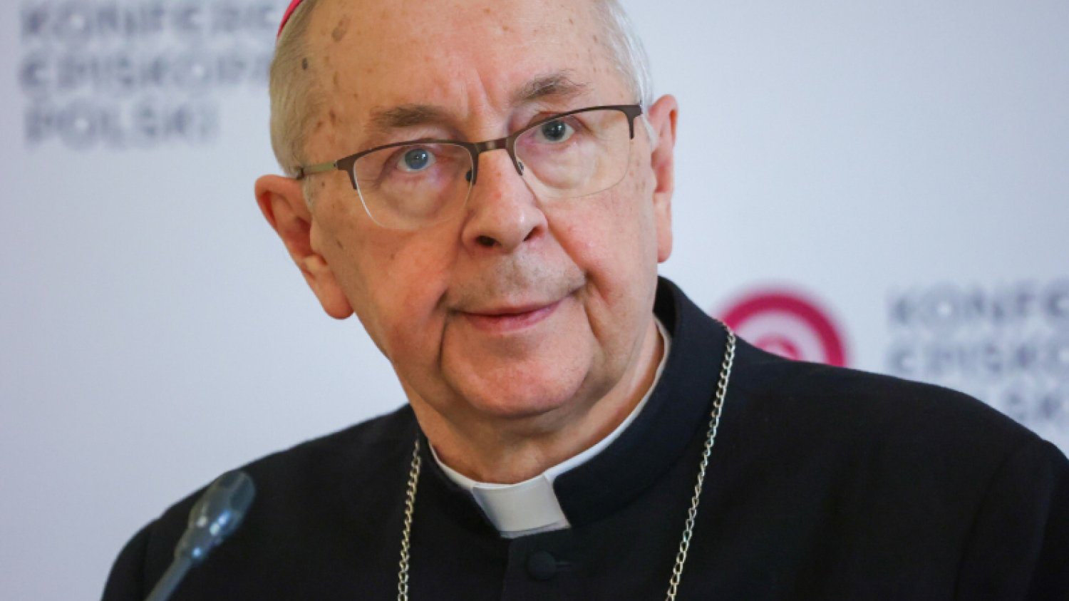 Czy Kościół Katolicki popiera kwestię reparacji wojennych?