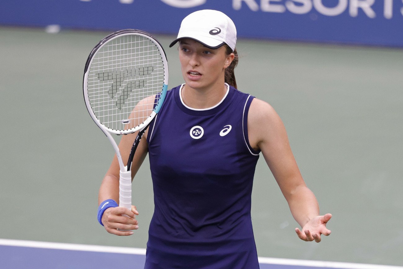 Iga Świątek początek grudnia otworzyła zaskakującą informacją o zmianie trenera. Czy to będzie słuszny krok w karierze?