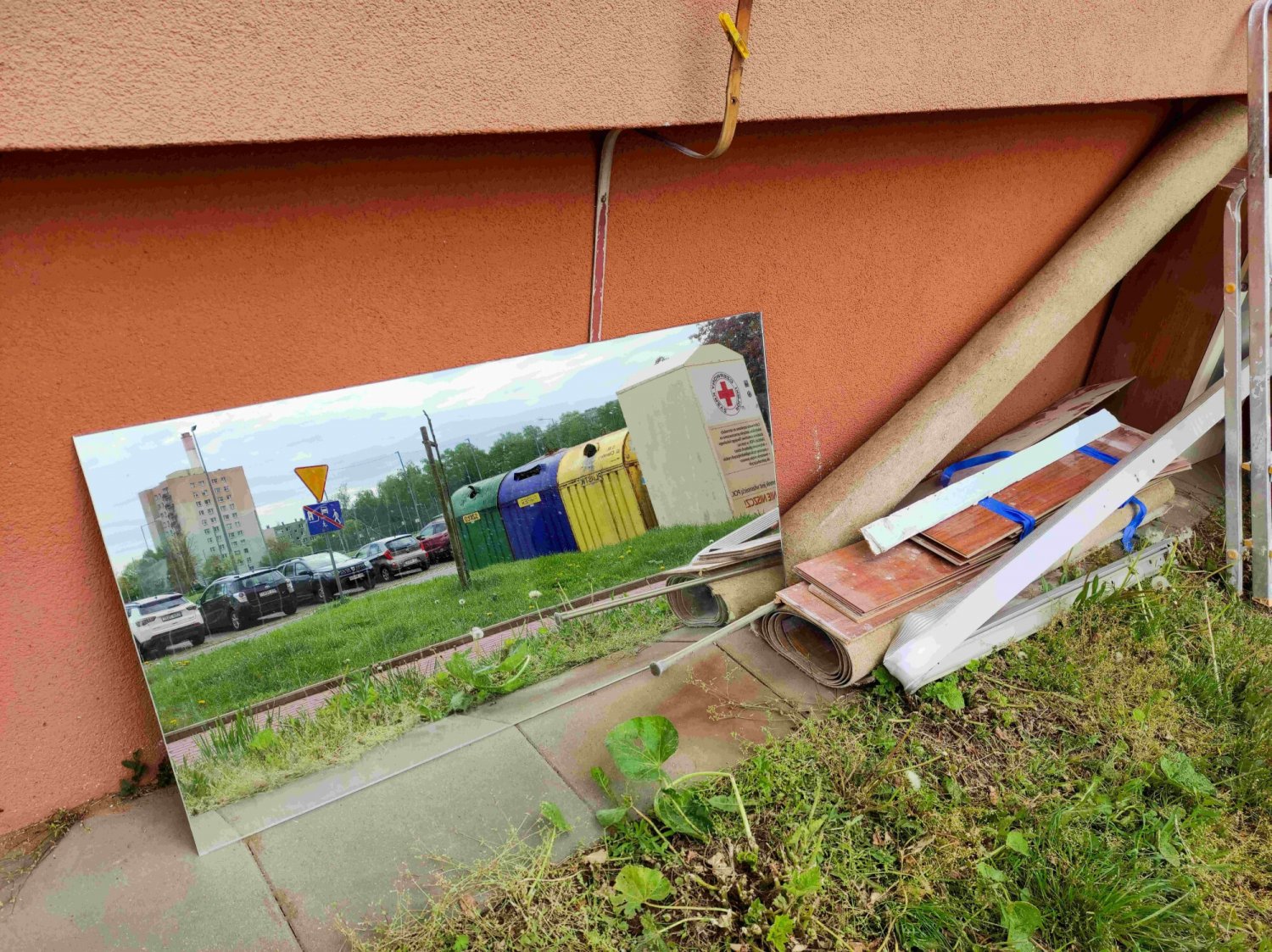 Lustra są traktowane jako odpady wielkogabarytowe.