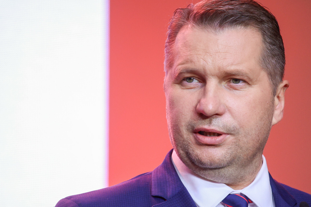 Czarnek wysyła Bońkowi podręcznik do HiT.