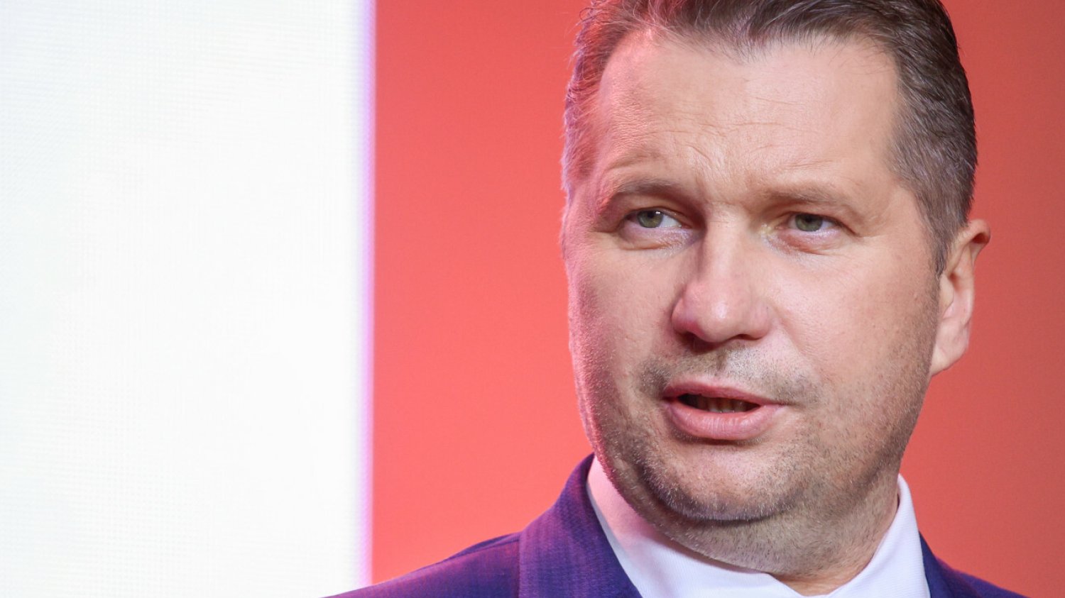 Czarnek wysyła Bońkowi podręcznik do HiT.