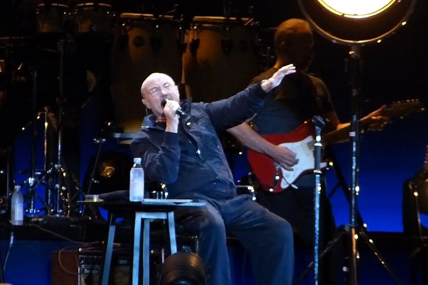 Stan zdrowia Phila Collinsa nie pozwala mu na tak żywiołowe popisy na scenie jak kiedyś, ale muzyk nie poddaje się