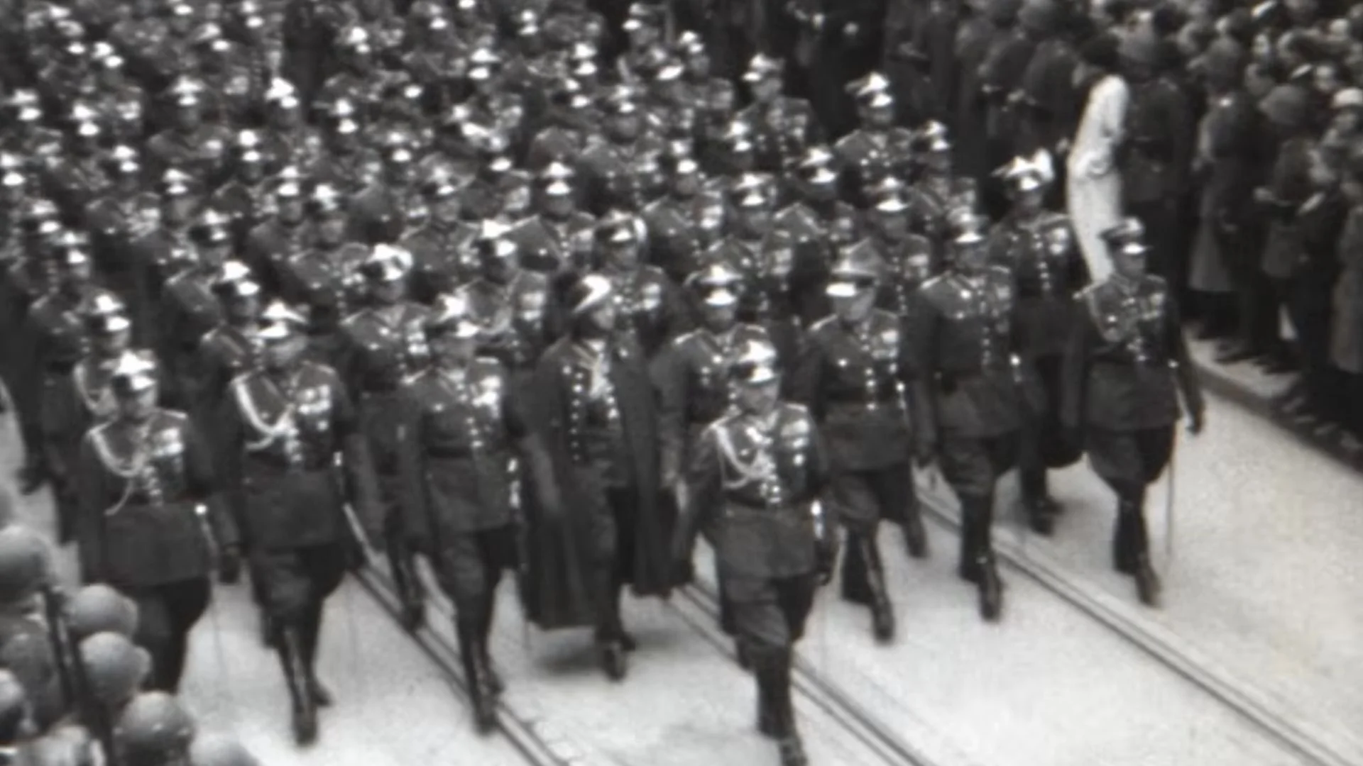 Narodowe Archiwum Cyfrowe pokazało niepublikowany dotąd  film z pogrzebu Marszałka Piłsudskiego w 1935 roku