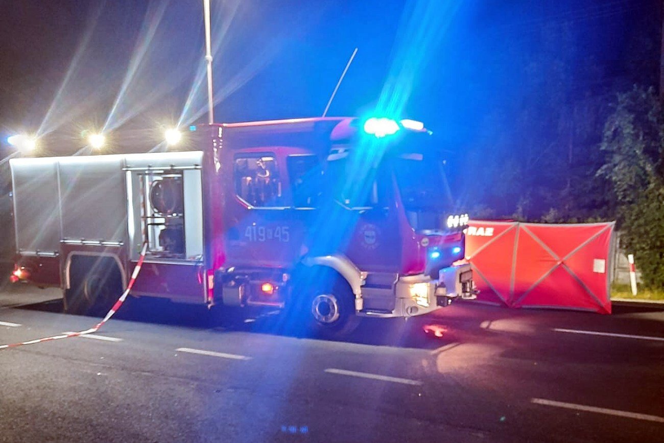 Głowa wpadła do auta po wypadku samochodowym. Makabryczna kolizja