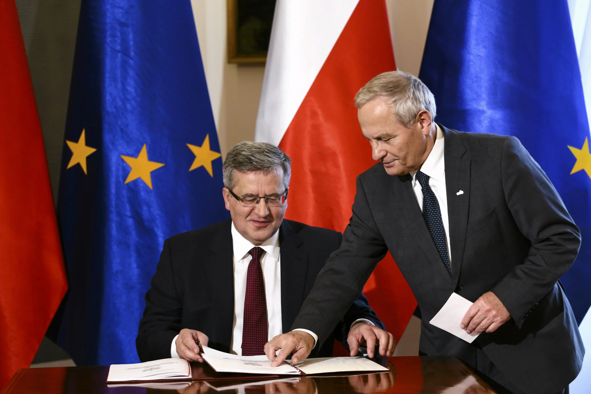 Prezydent Bronisław Komorowski oraz gen. Stanisław Koziej.