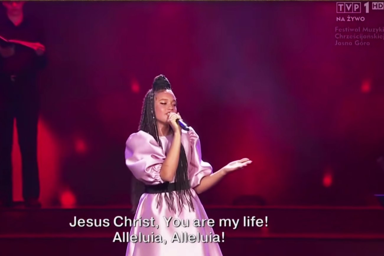 Sara James śpiewała na Jasnej Górze. Utwór "Jesus Christ, You Are My Life"