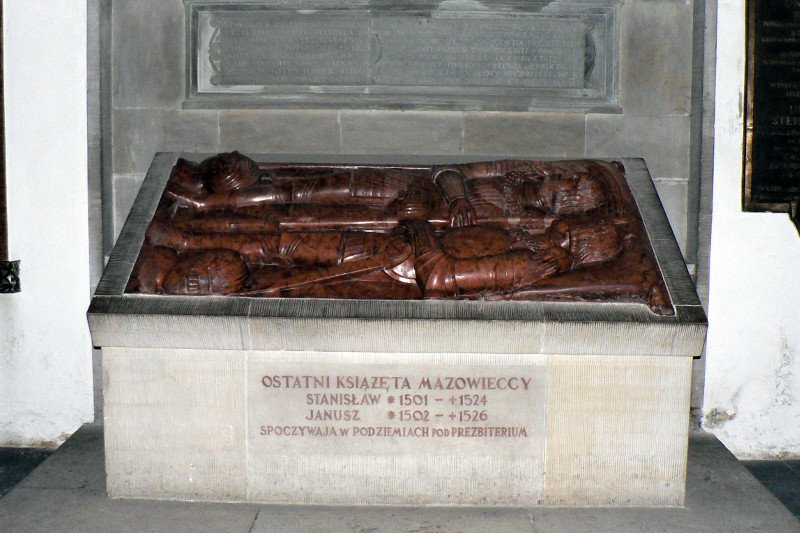 Tego się badacze pewnie nie spodziewali po panach, którzy leżą w tym grobie.