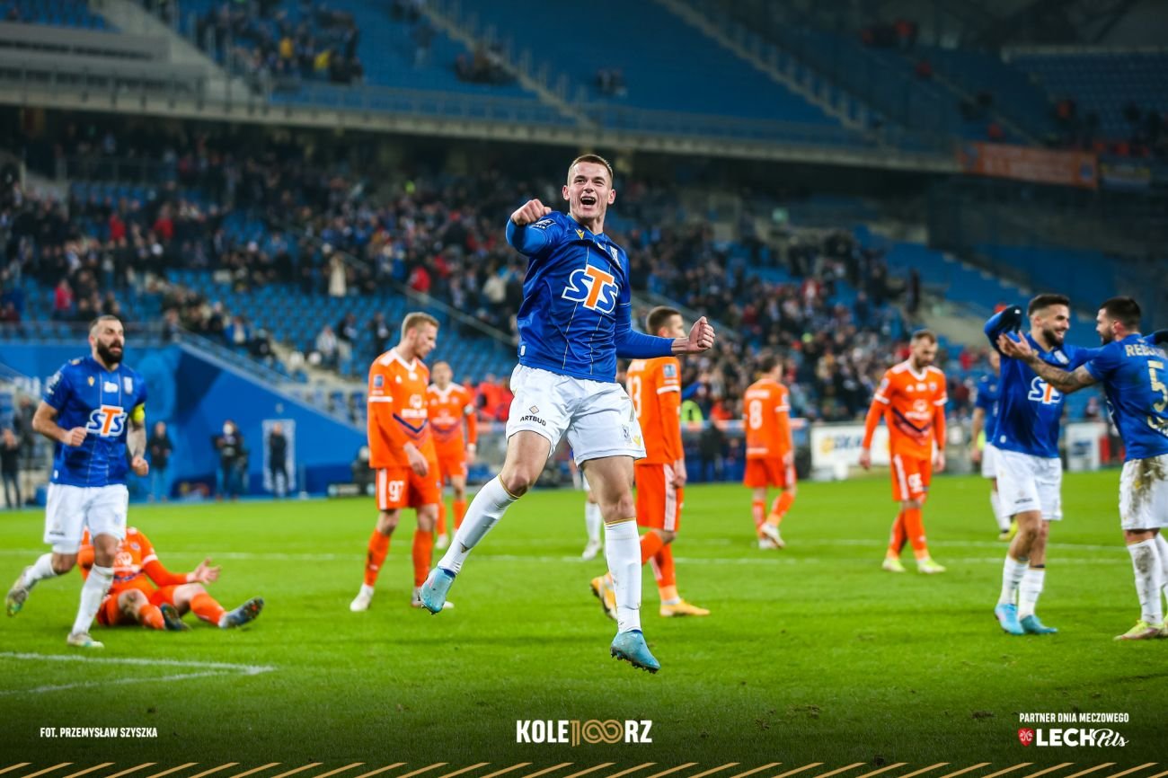 Poznański Kolejorz nie dał szans Słonikom i umocnił się na czele ligowej tabeli PKO Ekstraklasy