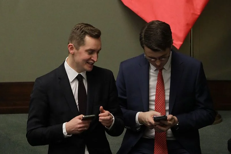 To Sebastian Kaleta i Piotr Müller musieli bronić reform PiS.