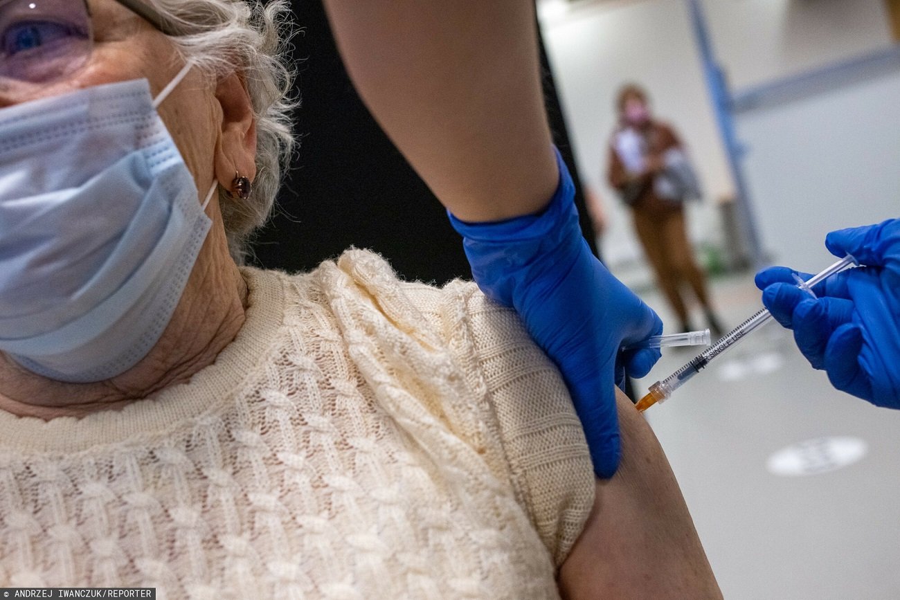 Powstał raport, który jest dowodem na skuteczność szczepionek przeciw covid-19.