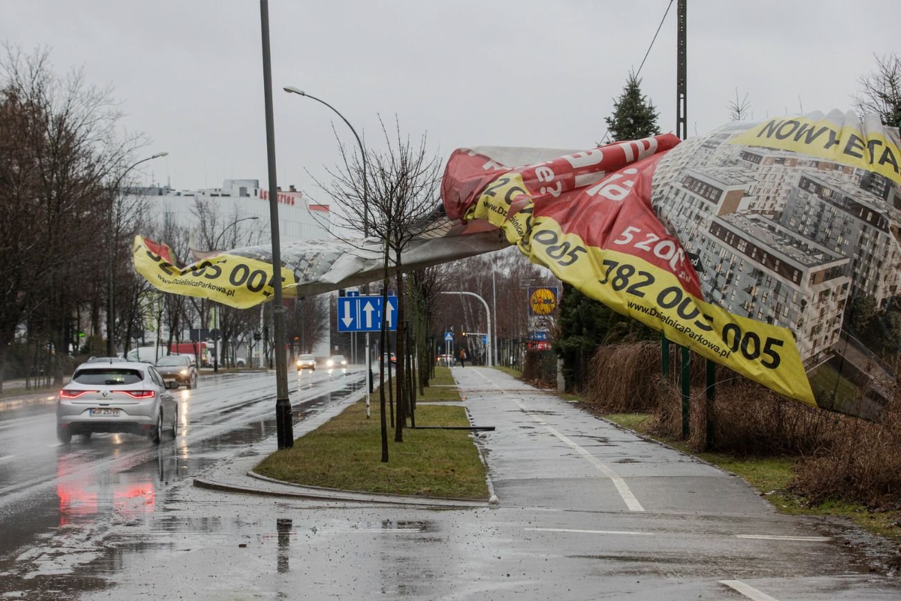 Orkan Dudley przeszedł przez Polskę i przyniósł liczne straty.