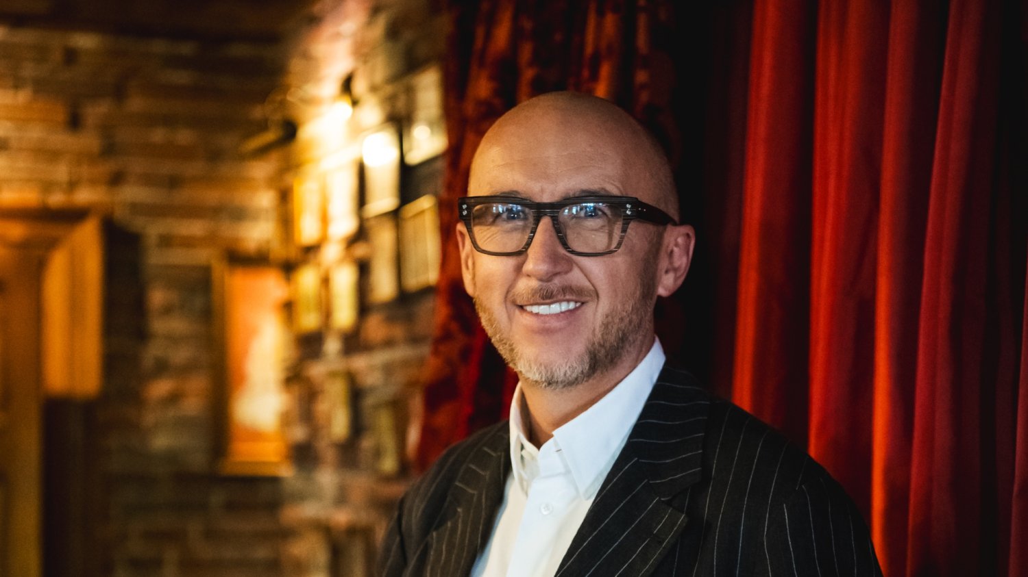 Piotr Popiński, właściciel m.in. restauracji Czerwony Wieprz. Lokal właśnie świętuje swoje 20. urodziny.