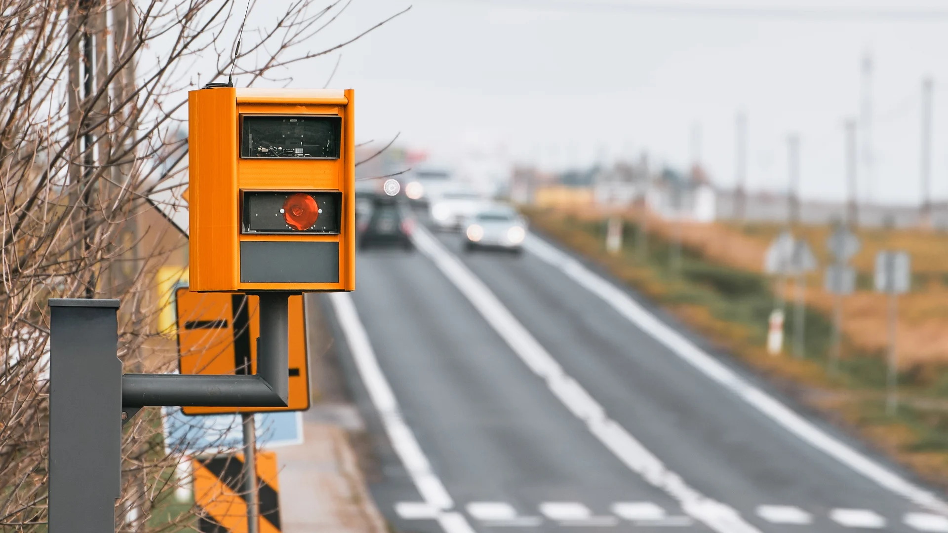 Rząd szykuje potężny bat na kierowców. Koniec z buforem 10 km na fotoradarze