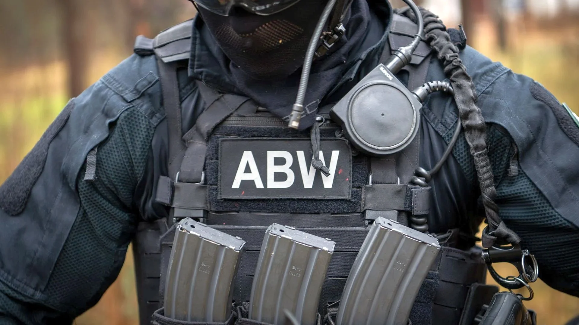 Zamiast rozrywek – swastyki i planowanie rzezi. ABW łapie nastolatków-terrorystów funkcjonariusz ABW