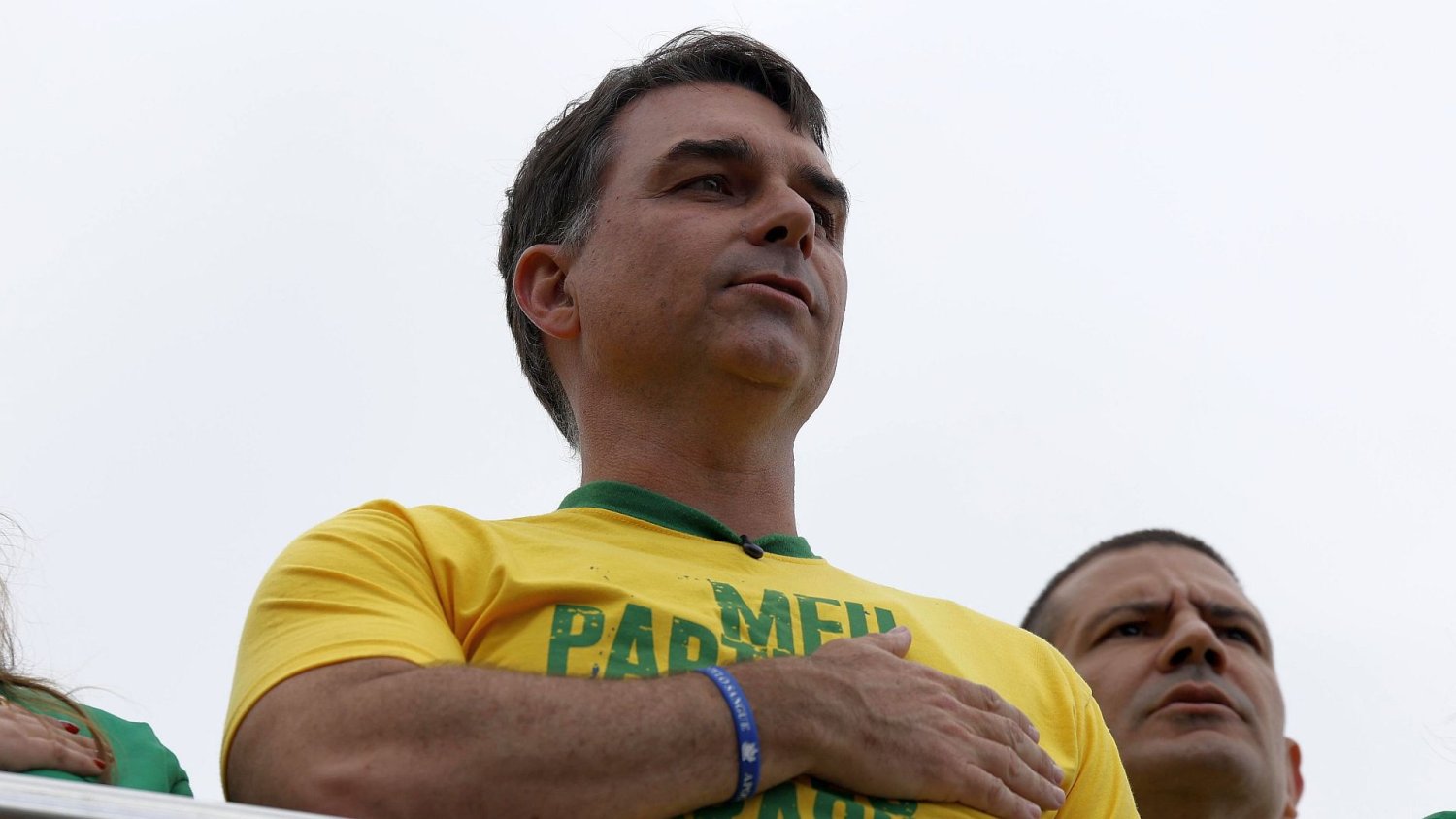 Ojciec za kratami, syn na wygnaniu. Flávio Bolsonaro ogłasza się prezydentem Brazylii.. w USA