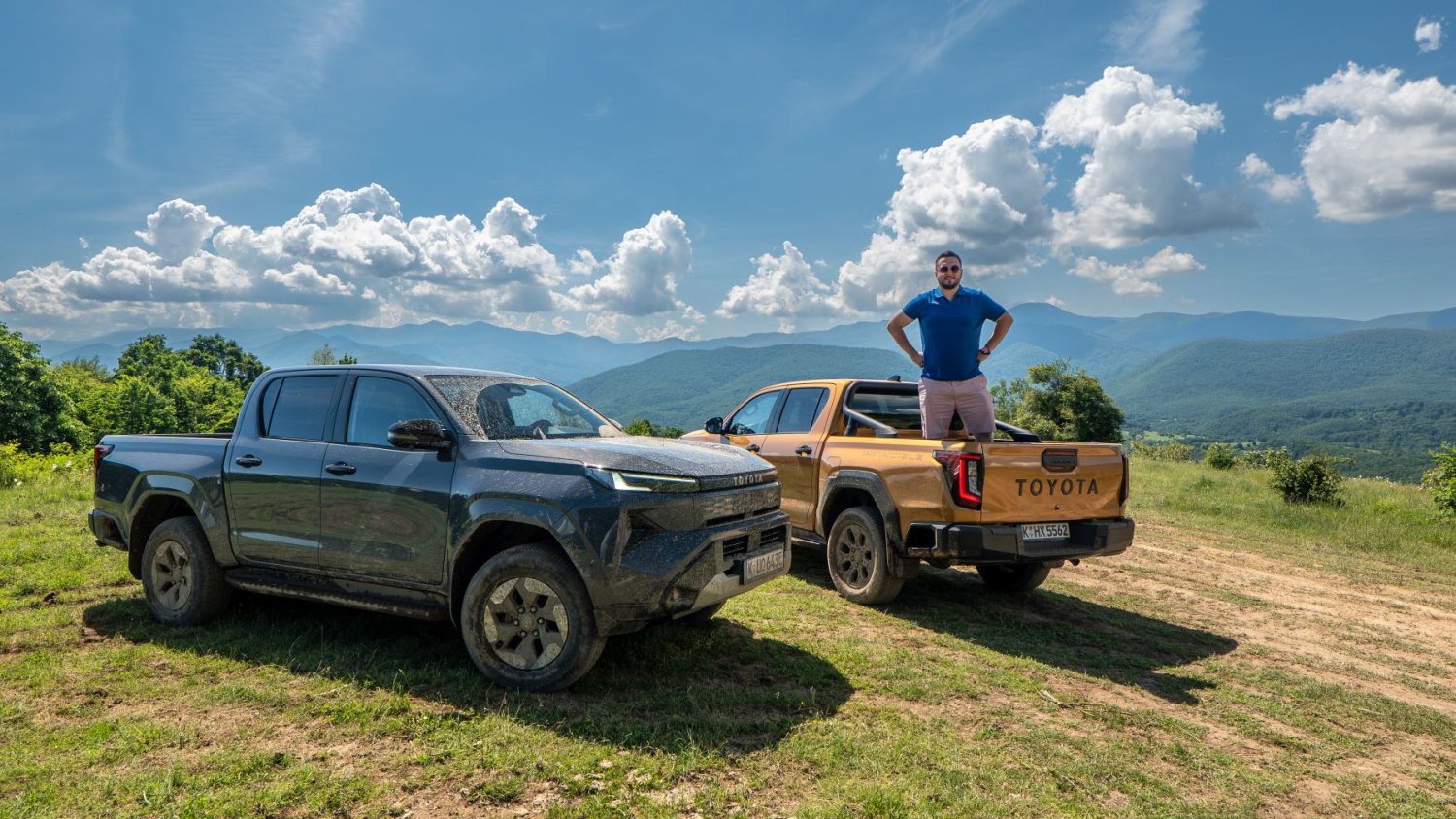 Jeździłem nową Toyotą Hilux i jestem w szoku. Wnętrze jak w RAV4, a wersja na prąd to szok