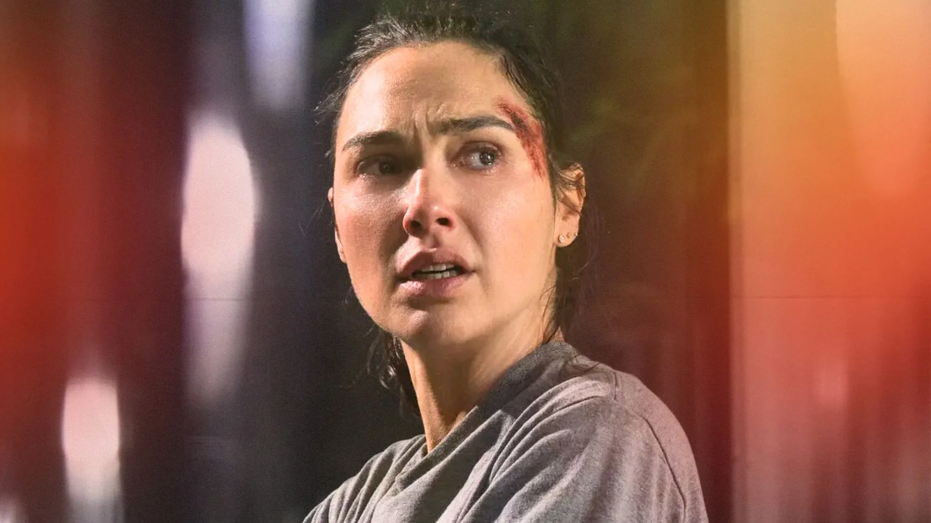 Gal Gadot jest tak złą aktorką, iż aż chce się śmiać. Nowy hit-gniot to udowadnia