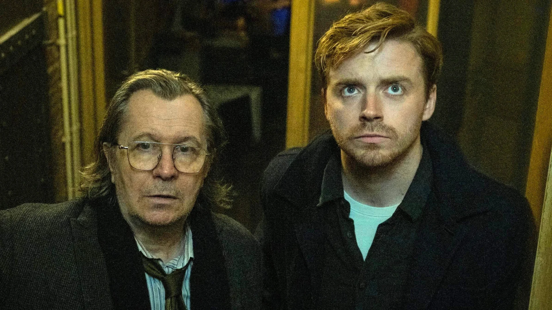Gary Oldman i Jack Lowden w serialu Kulawe koniec