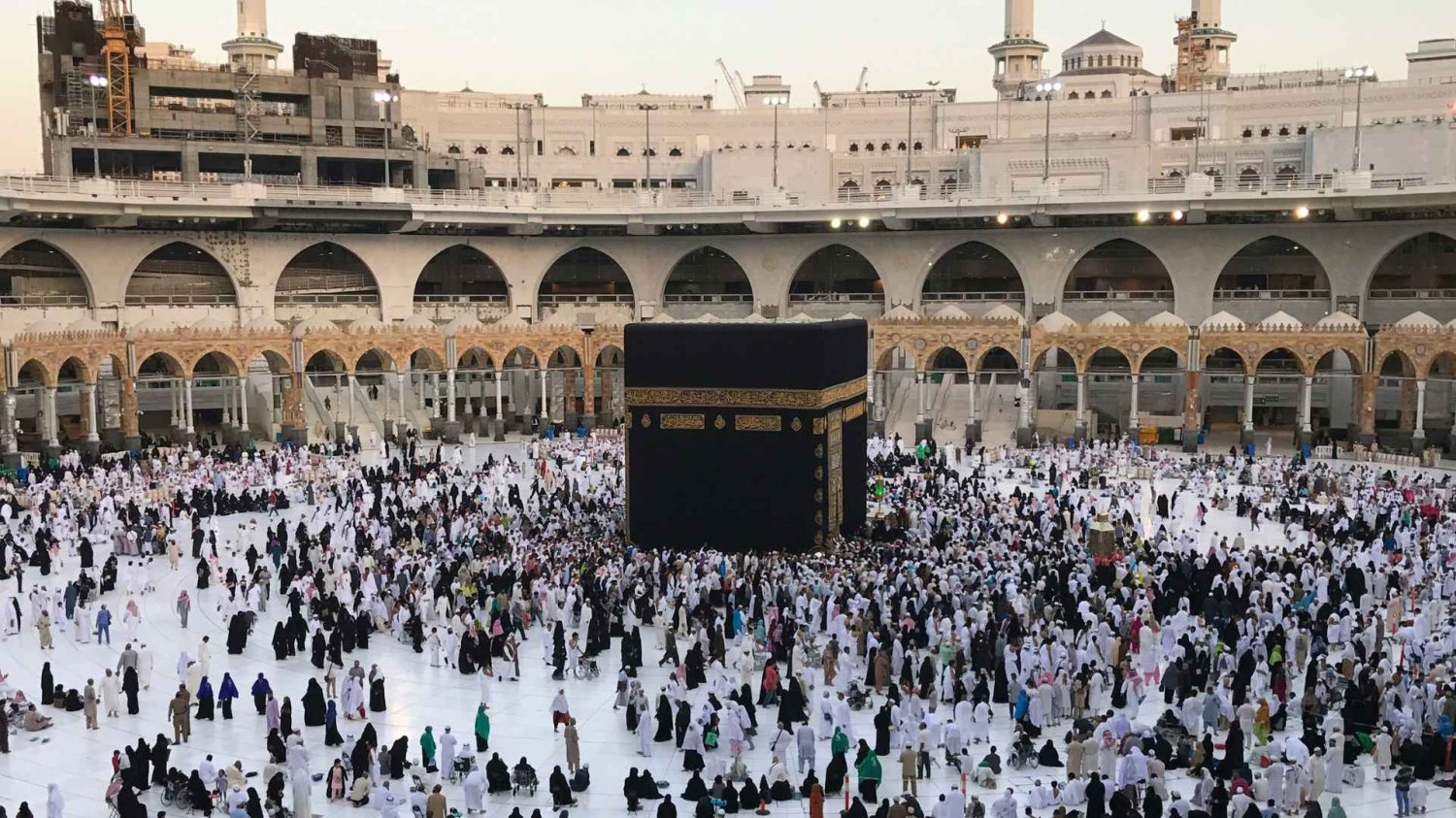 Hadżar w Al-Kaba w Mekce.