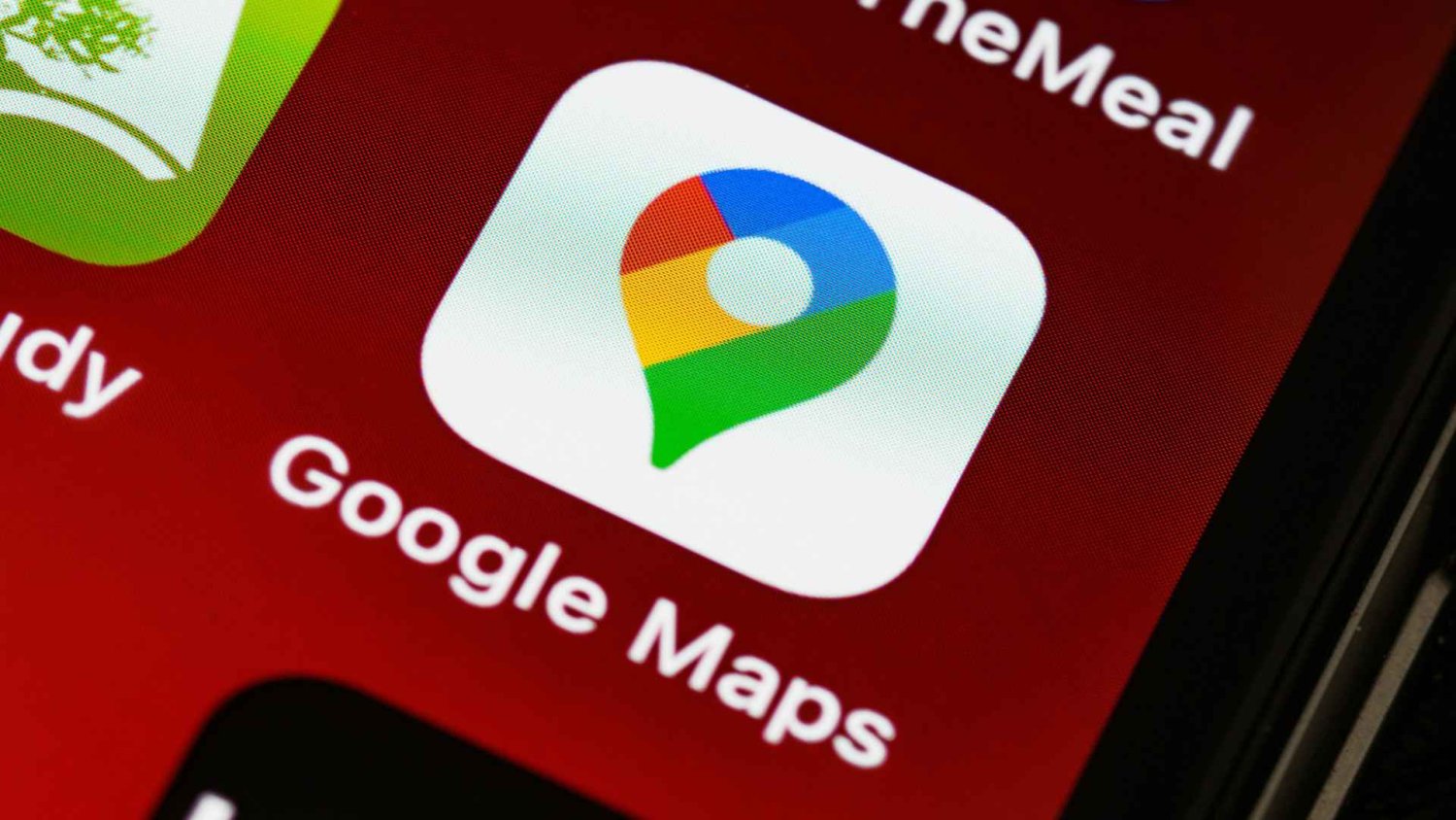 Google Maps włącza w Polsce AI, które czyta opinie. 3 zdania jak wyrok na biznes