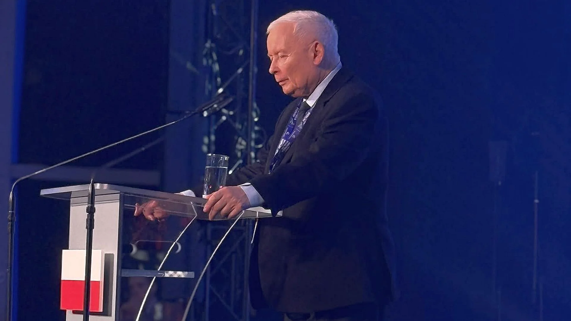 Kaczyński powiedział za dużo. Po słowach Tuska cofa się rakiem i odkręca Polexit
