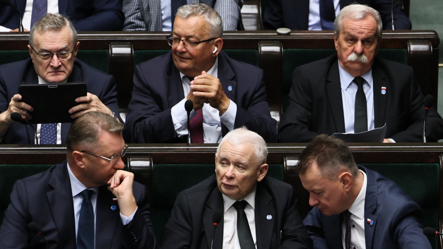 Sondaż, którym PiS chwali się na całego. Szpila w Morawieckiego aż bije po oczach