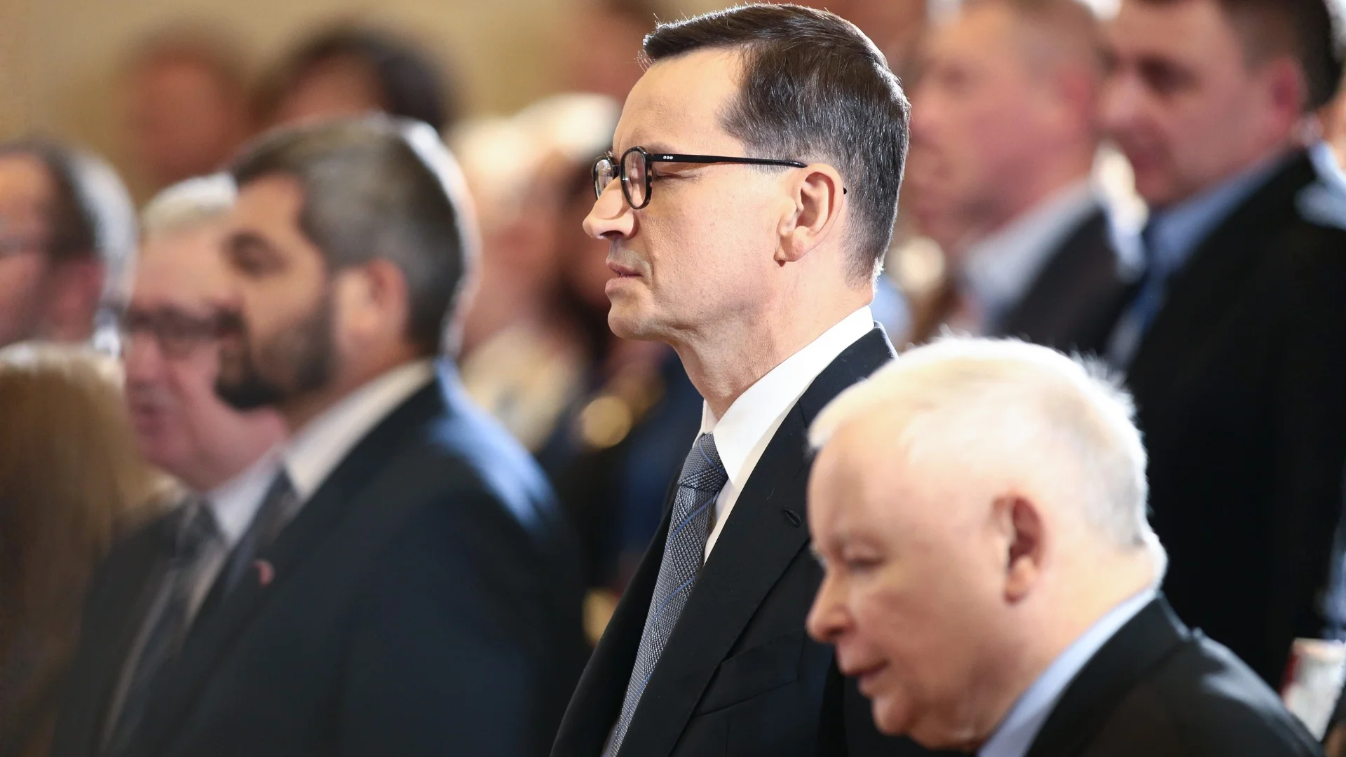 Morawiecki oddał istotną funkcję, Kaczyński już szuka następcy. Padły 2 nazwiska