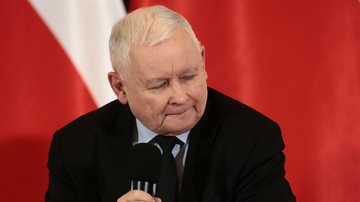 Gargamel odwinął się Pinokiowi aż miło. 41 gwałtownie idzie w zapomnienie