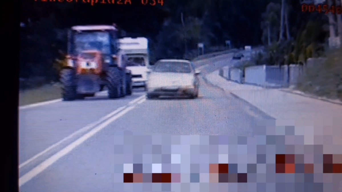 Jechał prosto na czołówkę z radiowozem. Policja nie miała litości