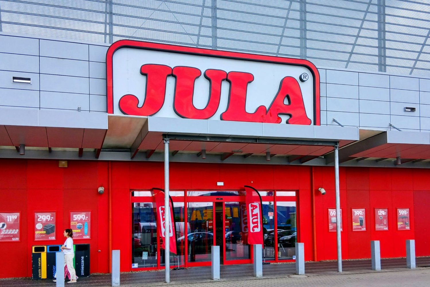 Jula ma wakacyjny hit 2 w 1. Ludzie ciągną na zakupy, bo jest taniej o 50 zł Jula, sklep