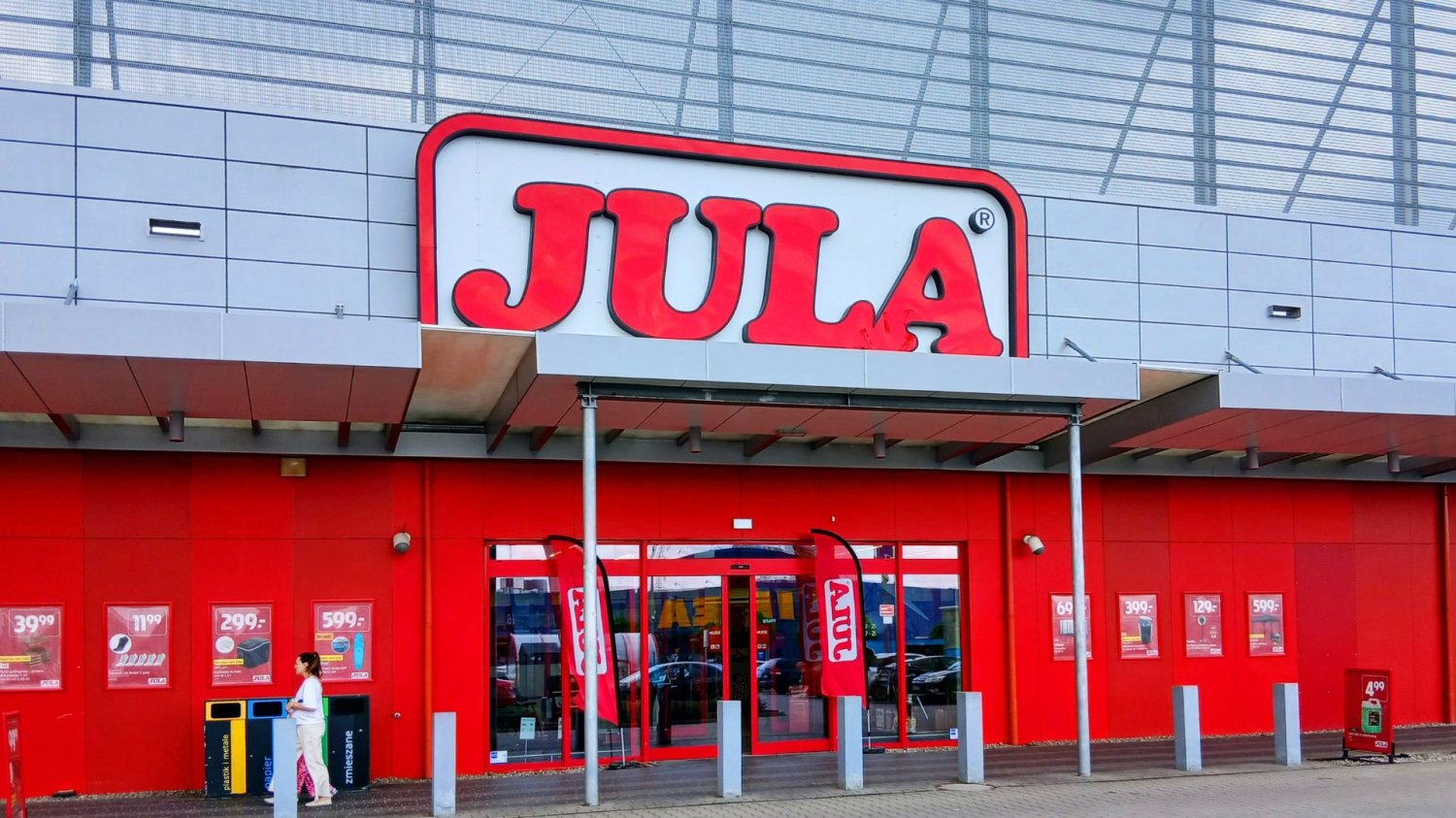 Jula ma wakacyjny hit 2 w 1. Ludzie ciągną na zakupy, bo jest taniej o 50 zł Jula, sklep