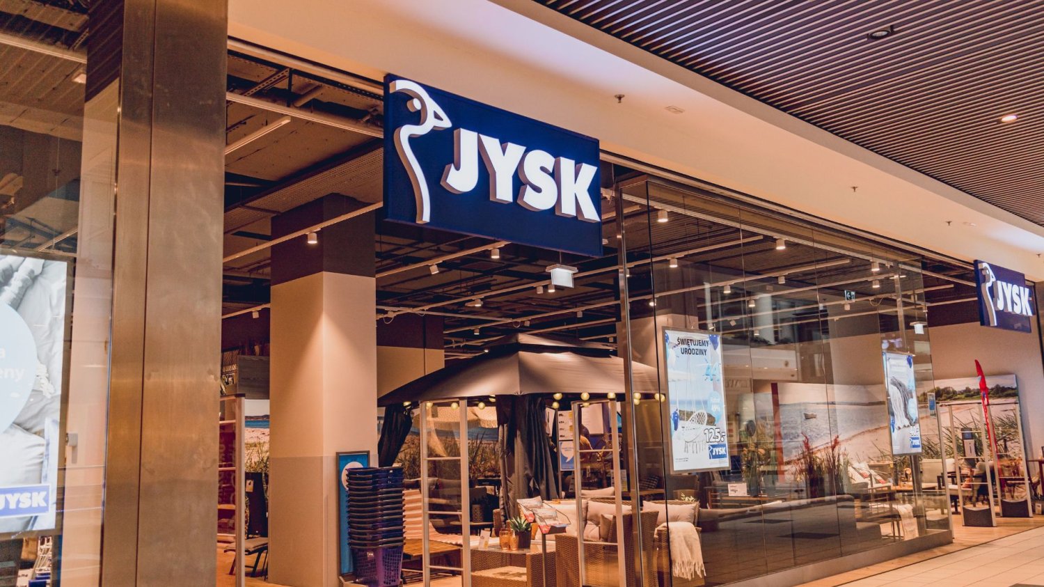 JYSK i hit w kolorze "baby blue". Ludzie wykupują, bo jest ponad 30 proc. taniej JYSK, sklep