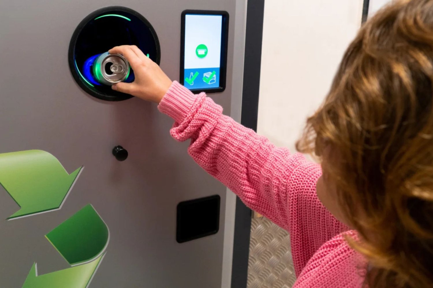 Kaucja, zwrot butelek, automat do butelek, butelkomat, system kaucyjny