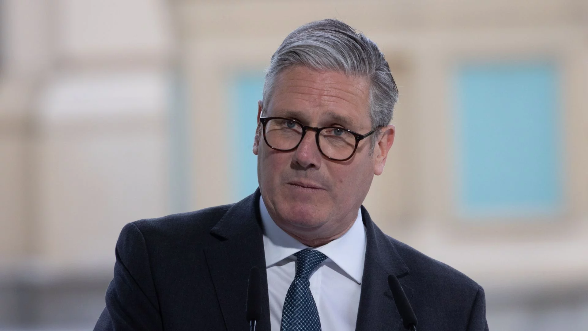 Premier Wielkiej Brytanii się poddał. Keir Starmer złożył oficjalną dymisję Keir Starmer