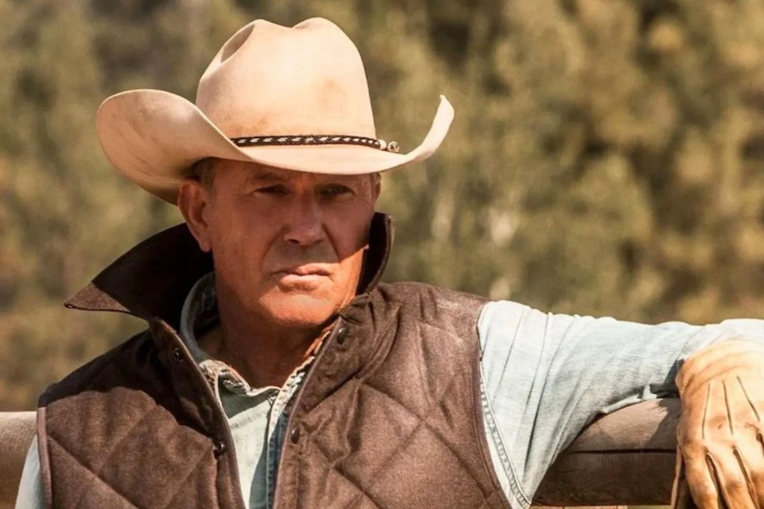 Taylor Sheridan ukradł Yellowstone? Pozew Lauren J. Salkin Kevin Costner w "Yellowstone"