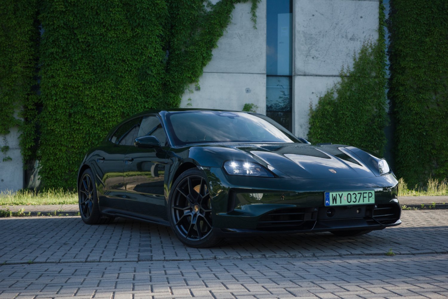 Porsche Taycan w takiej wersji to majstersztyk. Ale kupiłbym inną wersję z prostego powodu