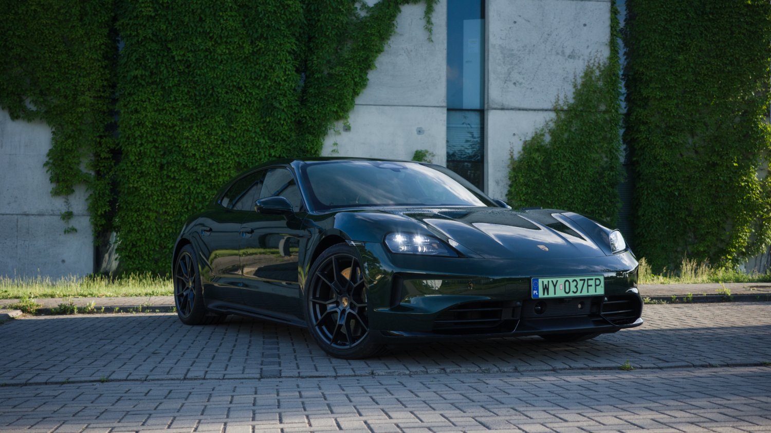 Porsche Taycan w takiej wersji to majstersztyk. Ale kupiłbym inną wersję z prostego powodu