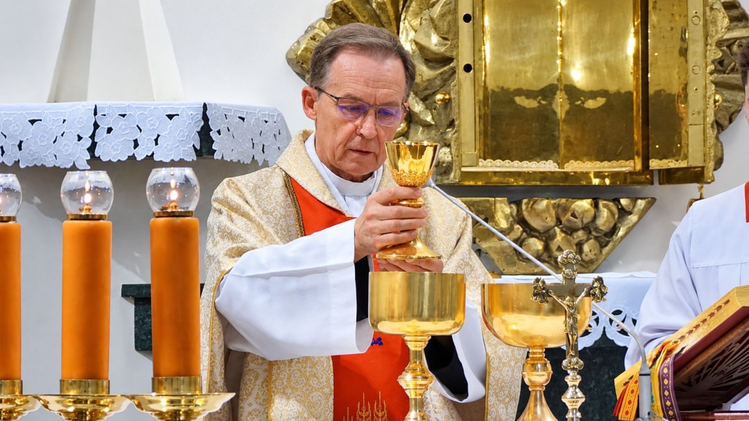 Ks. Zborek z Grojca ujawnił przyczynę odwołania. "Decyzja dla mnie niezrozumiała" Ksiądz Józef Zborek, kościół