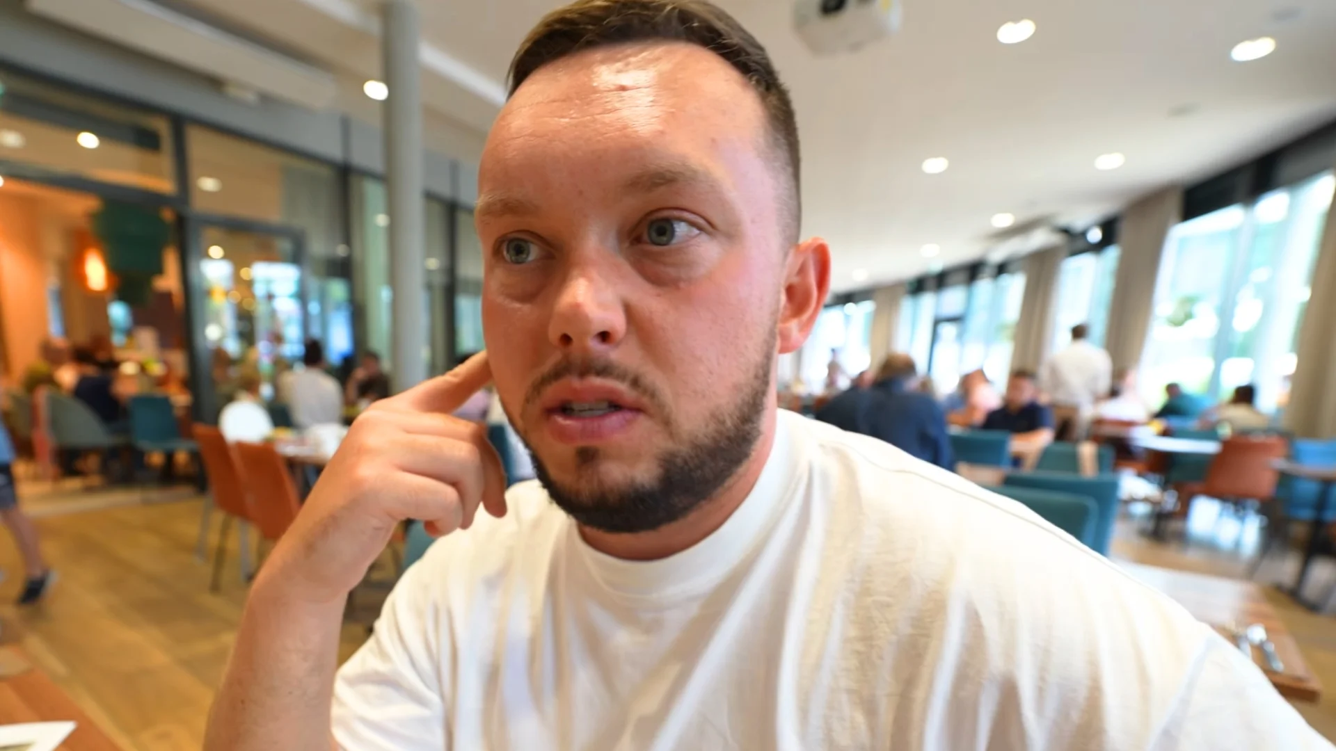 Książulo znów zatrząsł Pobierowem. Konkurencji Gołębiewskiego też się dostało