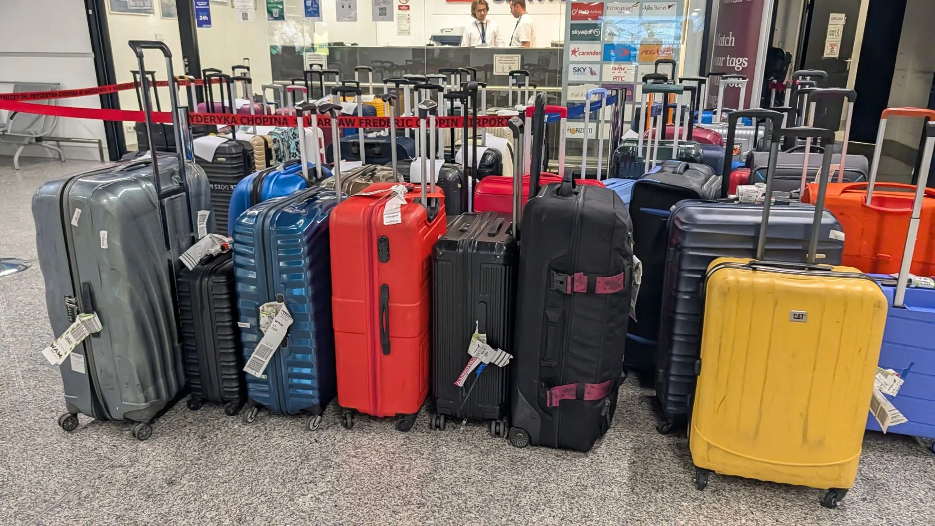 Darmowy bagaż w samolocie dla wszystkich. choćby Ryanair będzie musiał ustąpić
