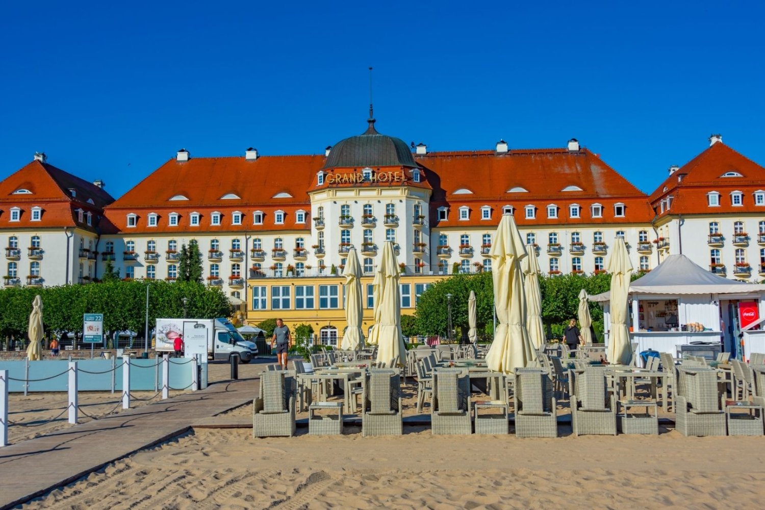 Lody z Grand Hotelu w Sopocie mogły zmrozić przechodniów