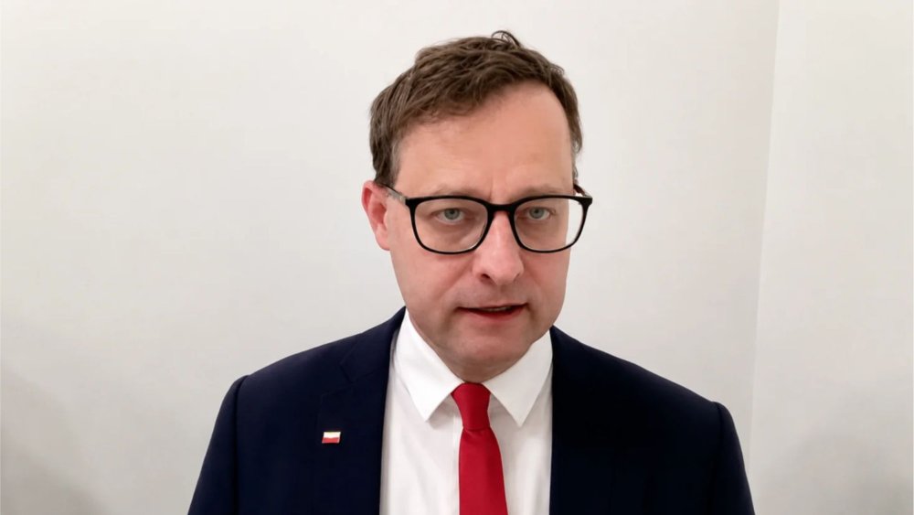 Polish court sets date for ruling on safe-conduct letter for MP Romanowski