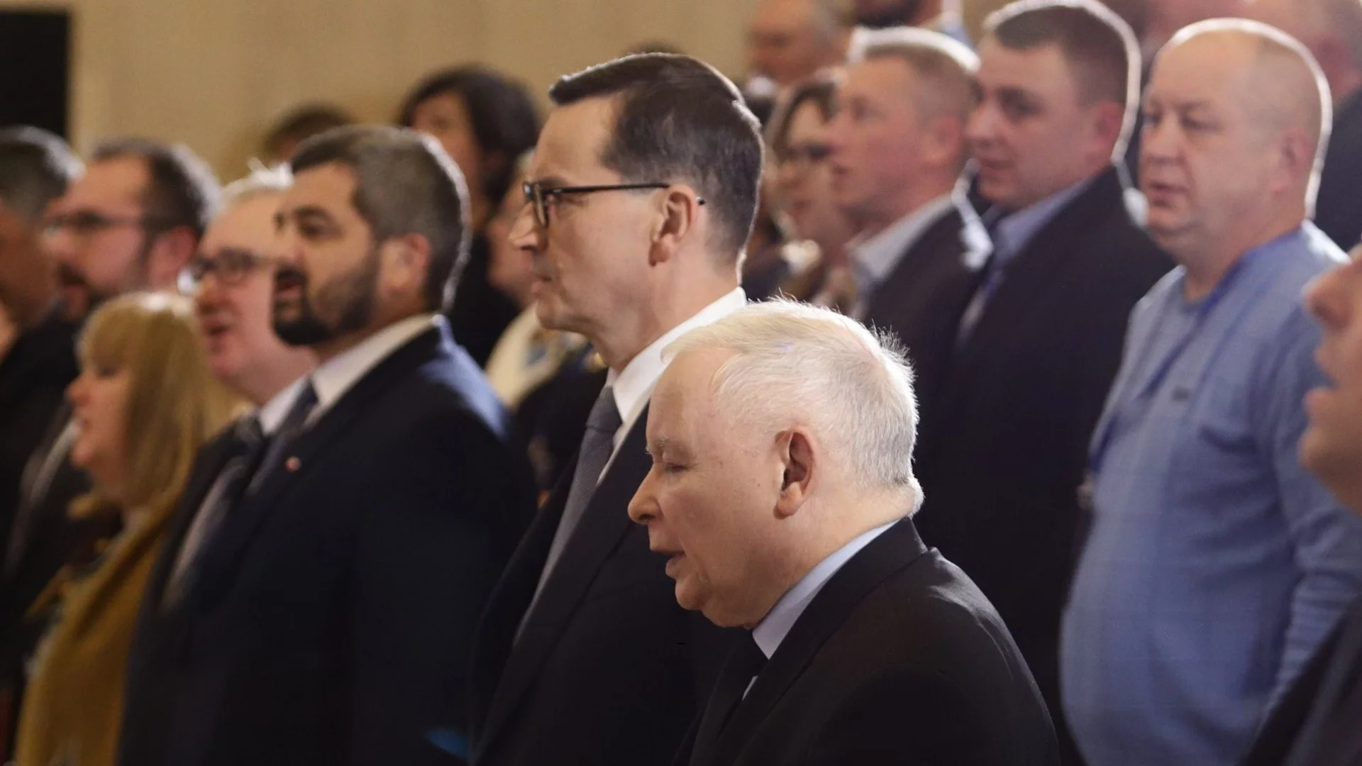 Опрос показал виновных в распаде PiS. Качиньский и Моравецкий прикусят зубы