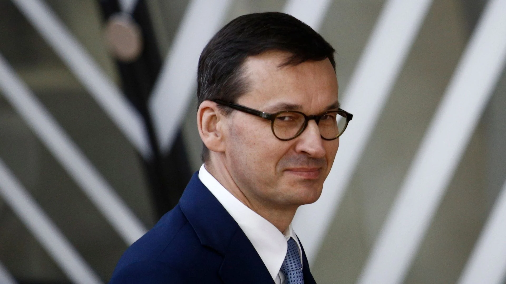Nowy sondaż da do myślenia Morawieckiemu. 2,5 proc. jest tu kluczowe