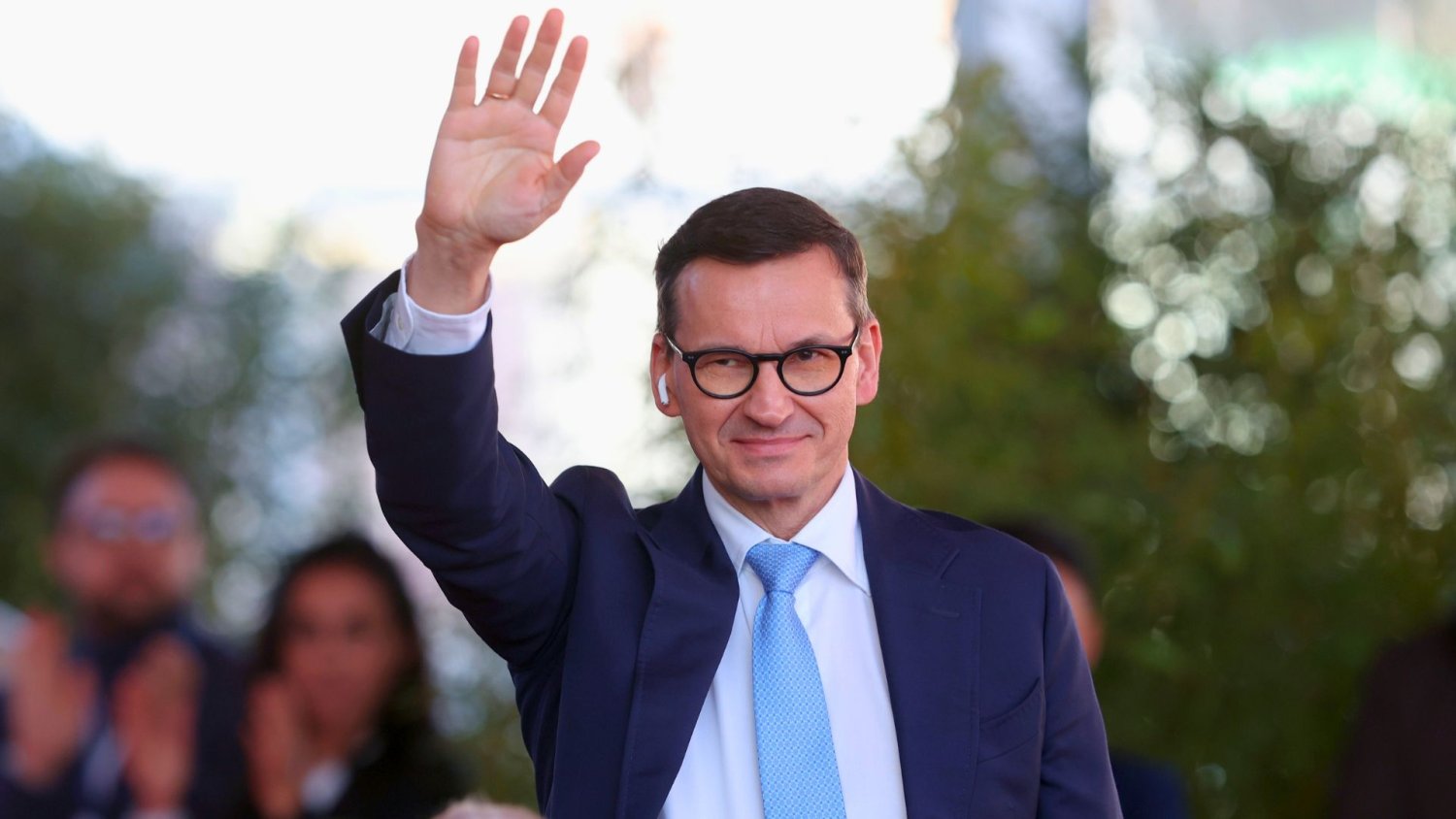Polacy dają Morawieckiemu jasny sygnał. Nowy sondaż zagotuje Kaczyńskiego