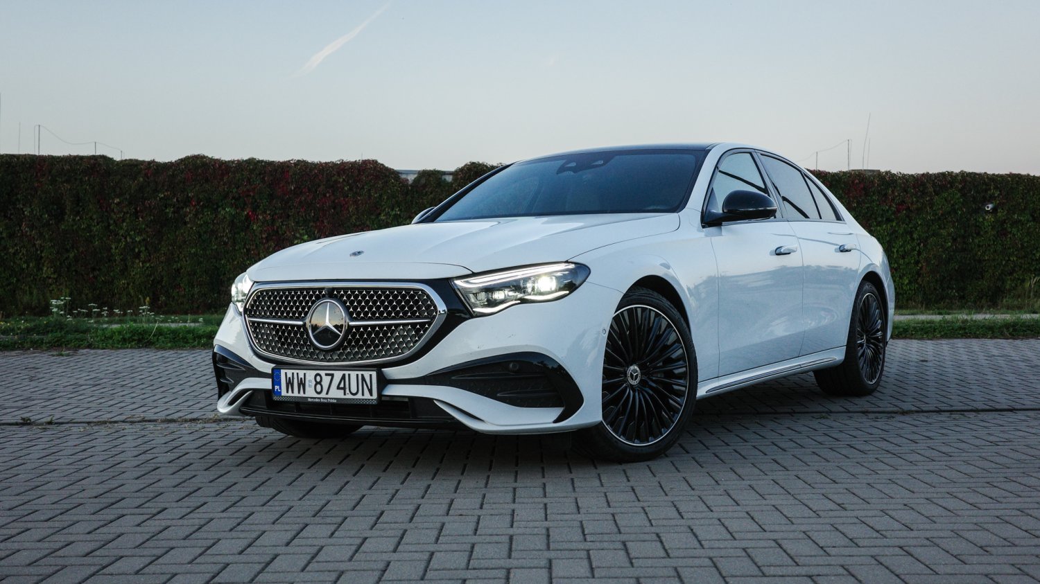 To absurdalnie oszczędny Mercedes. Nie wierzyłem w wyniki spalania, sprawdzałem dwa razy Mercedes E 450d